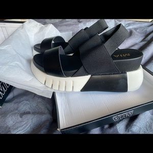 MIA Zofia Black sandals